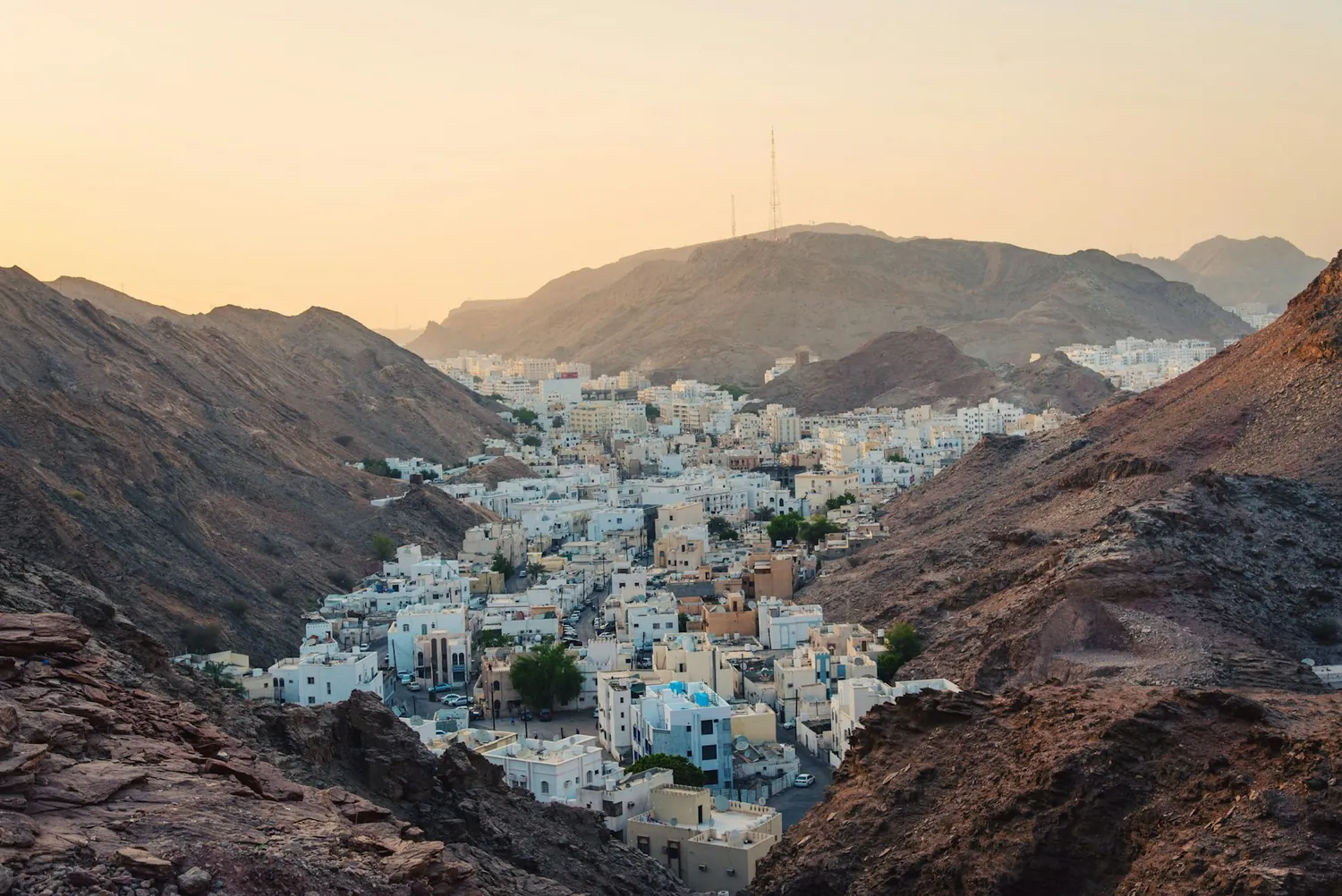 Hvit fjellandsby i Oman