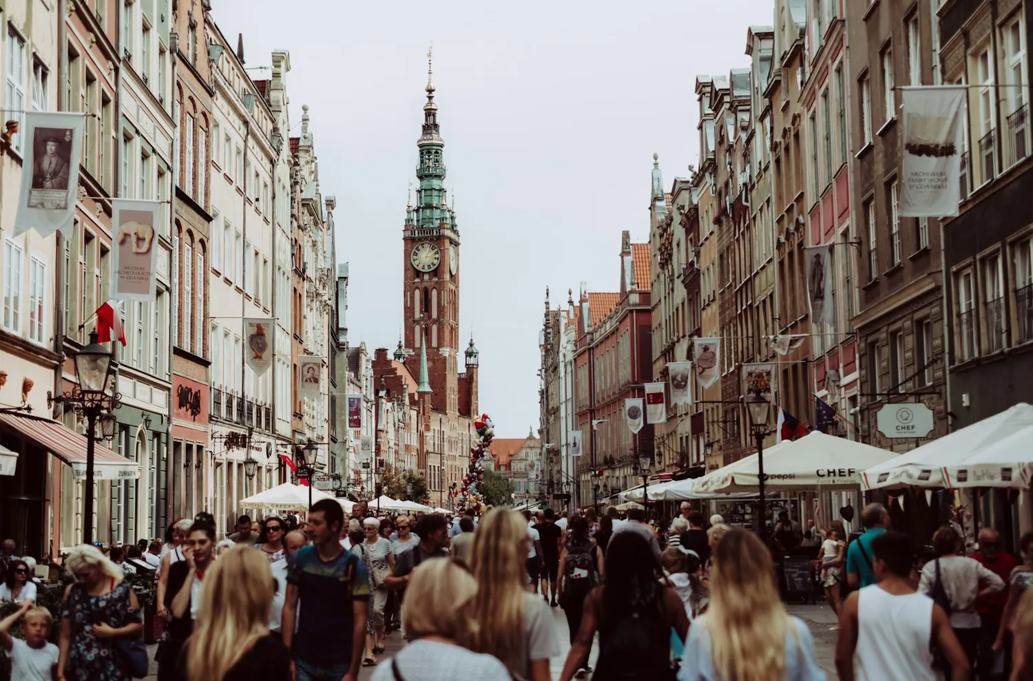 Langtorget i Gdansk med rådhustårnet