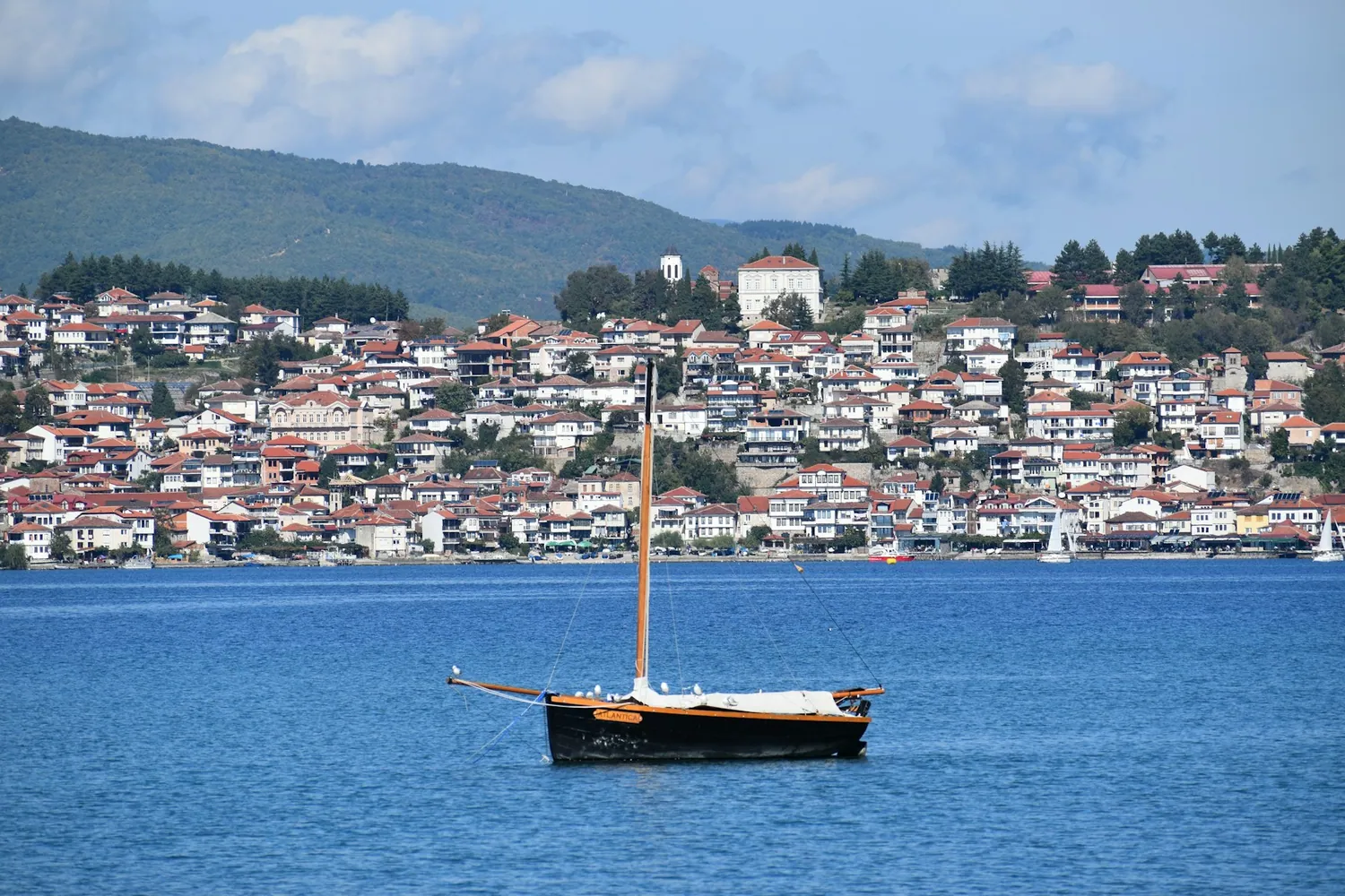 Ohrid ved innsjøen i Nord-Makedonia