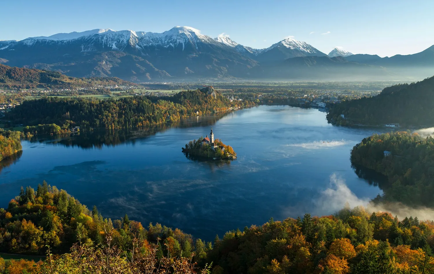 Kirken på øya i Bledsjøen i Slovenia