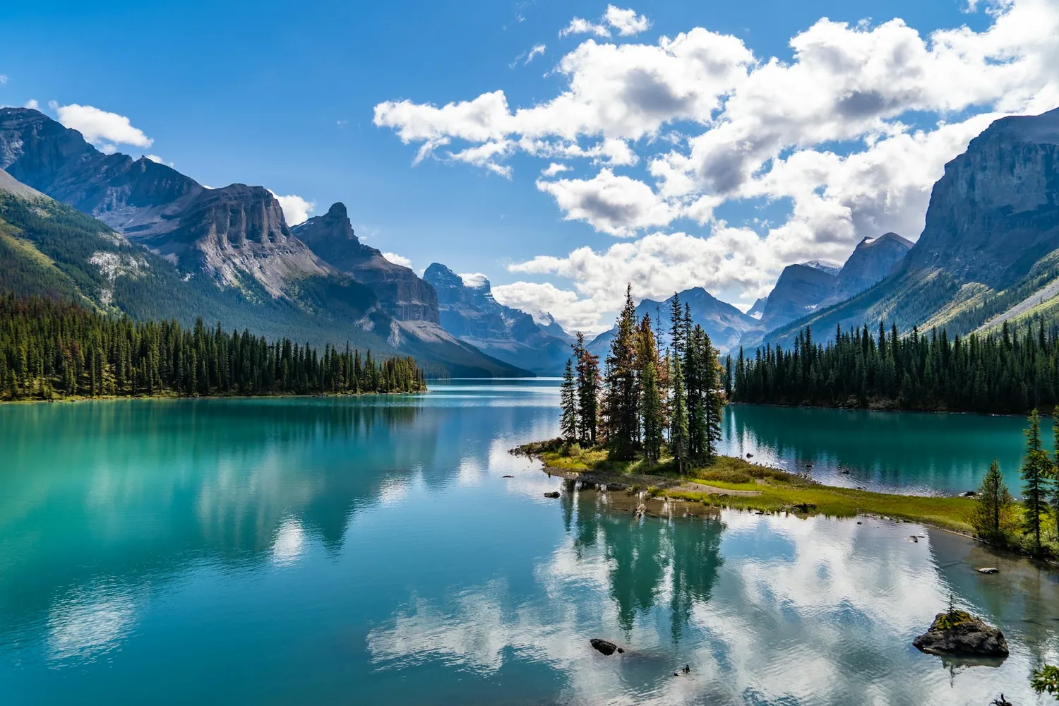 Spirit Island i Maligne Lake i Canada