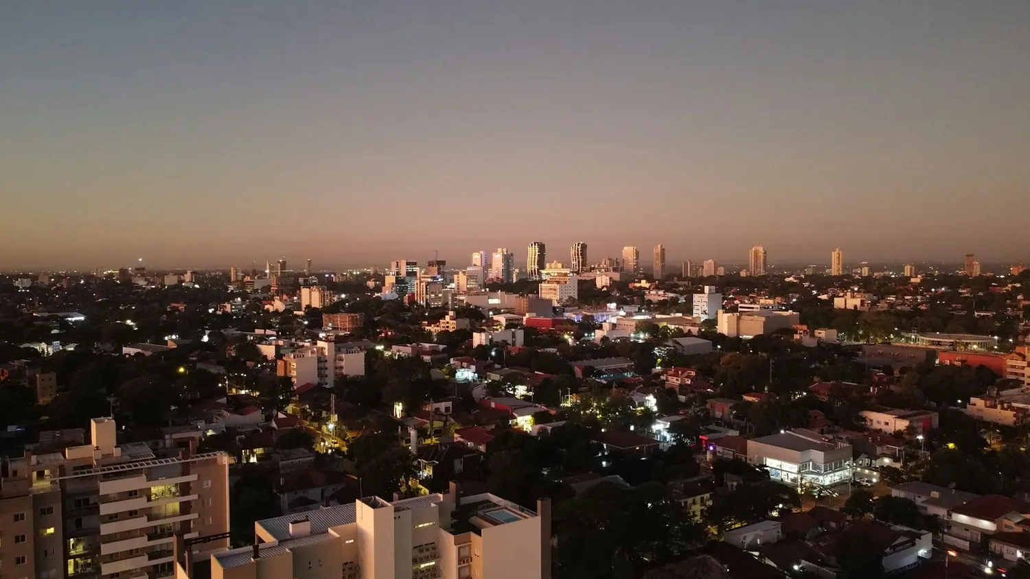 Asunción i Paraguay i skumringen